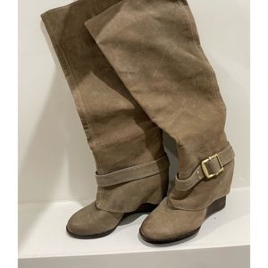 VINCE CAMUTO BOOT WEDGES